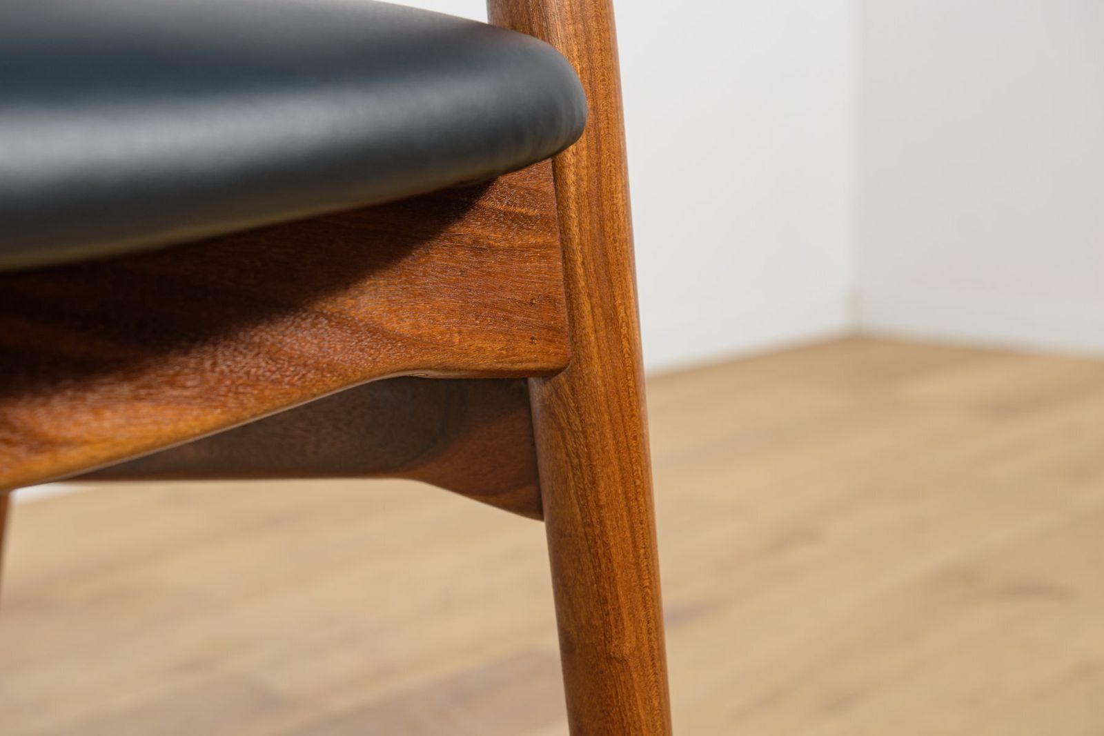 photo vintage Mid Century Armchair By Th. Harlev For Farstrup Møbler, 1960s