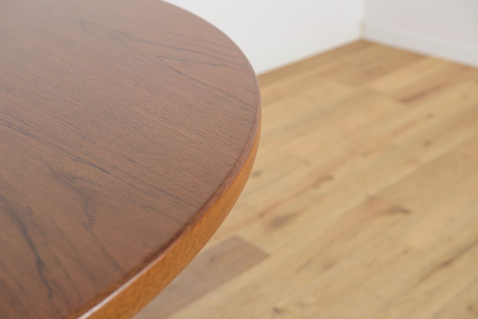 1970.0 Mid Century Round Walnut Extendable Dining Table, United Kingdom, 1950s photo