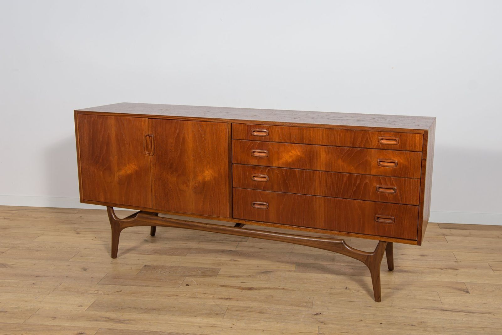 Mid Century Teak Sideboard From Greaves & Thomas, United Kingdom, 1960s