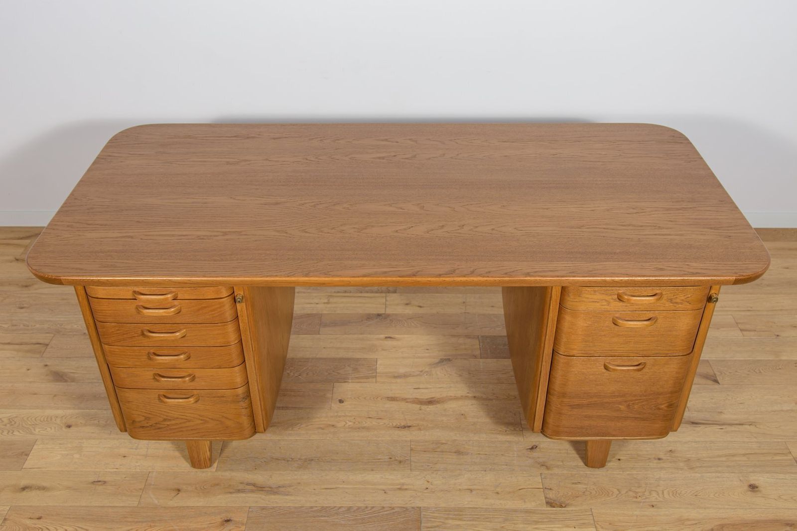 Art Deco Oak Freestanding Desk By Gunnar Ericsson For Facit Ab Buromöbel Zurich, Switzerland, 1950s photo vintage