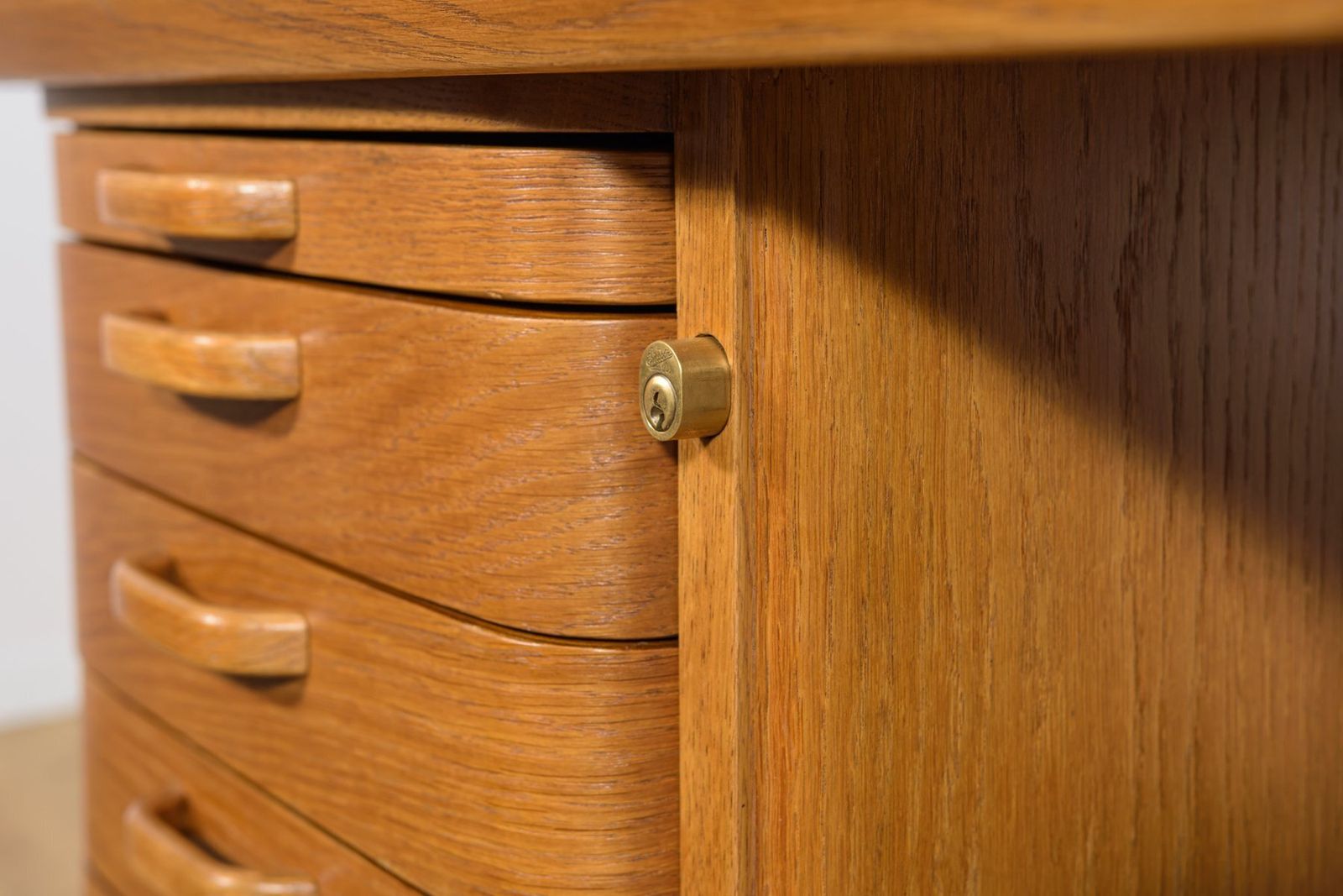 photo vinterior Art Deco Oak Freestanding Desk By Gunnar Ericsson For Facit Ab Buromöbel Zurich, Switzerland, 1950s