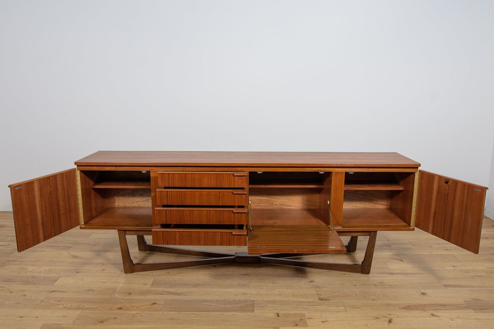 photo vintage Mid Century Teak Sideboard From Stonehill, United Kingdom, 1960s
