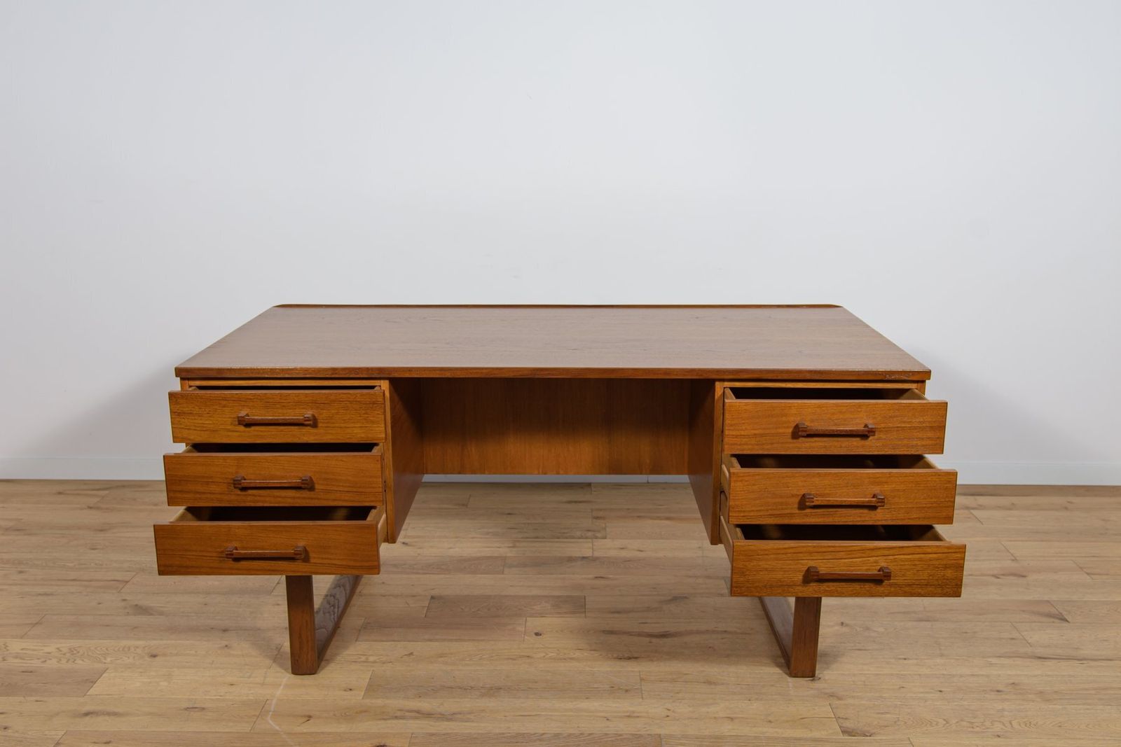 3119.0 Mid Century Teak Freestanding Desk By Torben Valeur & Henning Jensen For Dyrlund, Denmark, 1960s photo