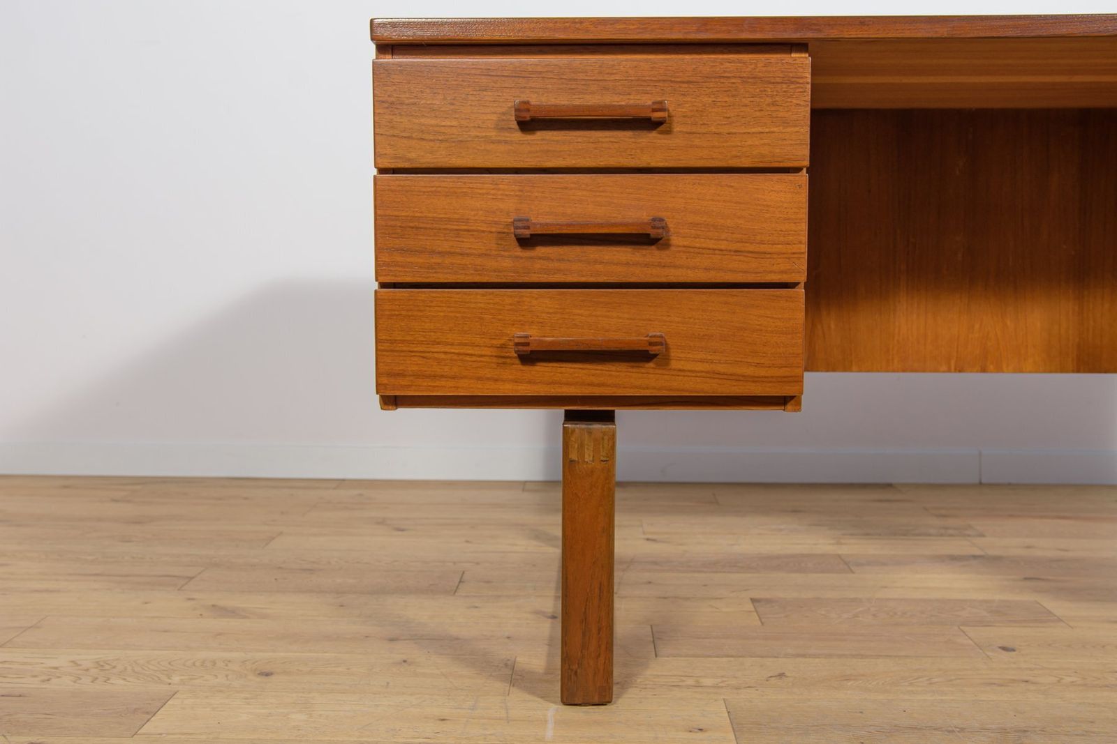 photo buy Mid Century Teak Freestanding Desk By Torben Valeur & Henning Jensen For Dyrlund, Denmark, 1960s