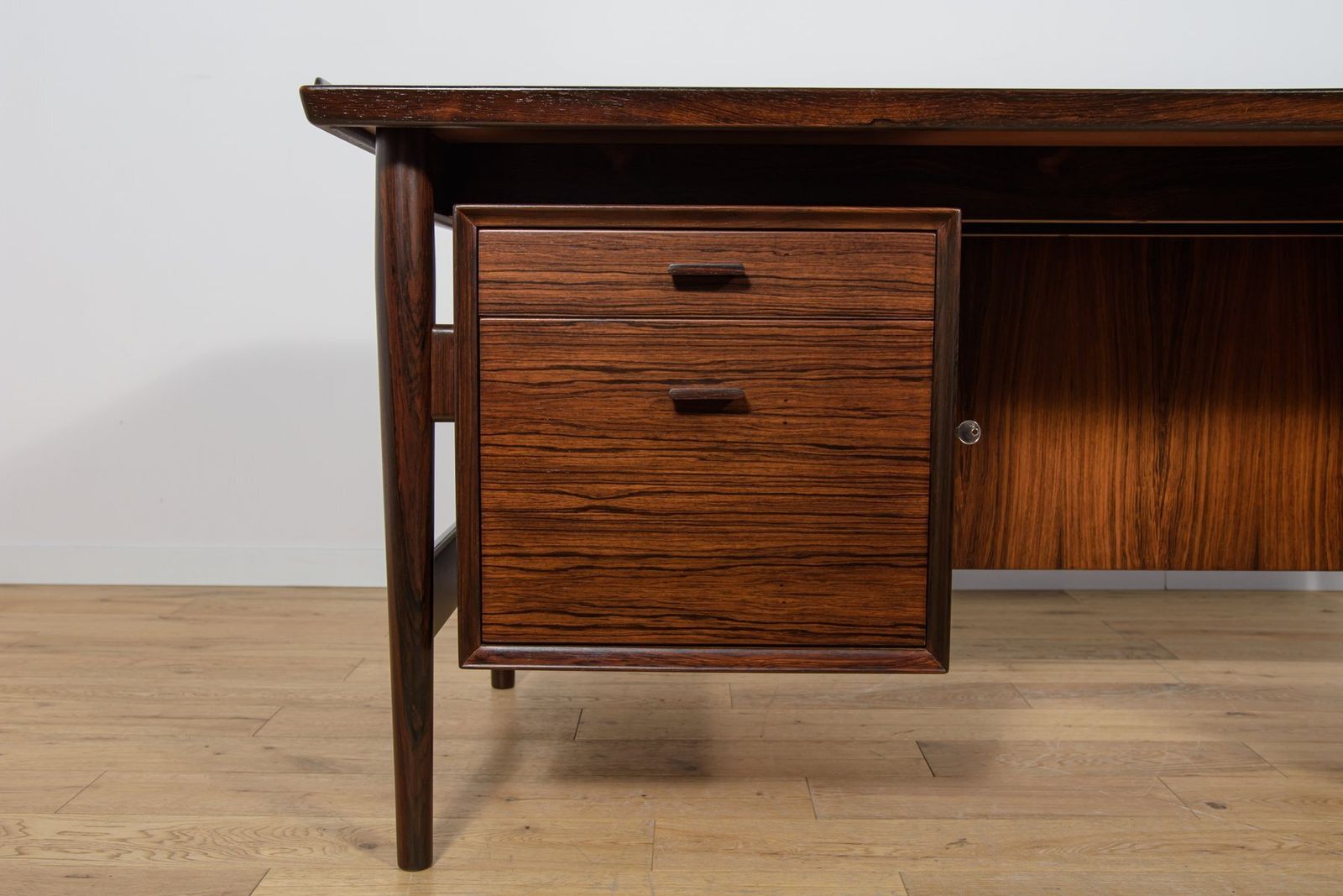photo vintage Mid Century Modern Rosewood Desk By Arne Vodder For Sibast, 1960s
