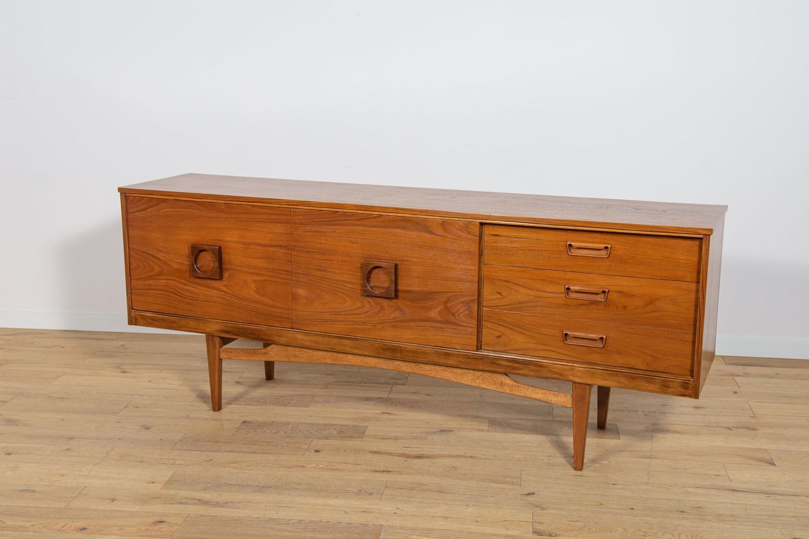 Mid Century Teak Sideboard, United Kingdom, 1960s photo vinterior