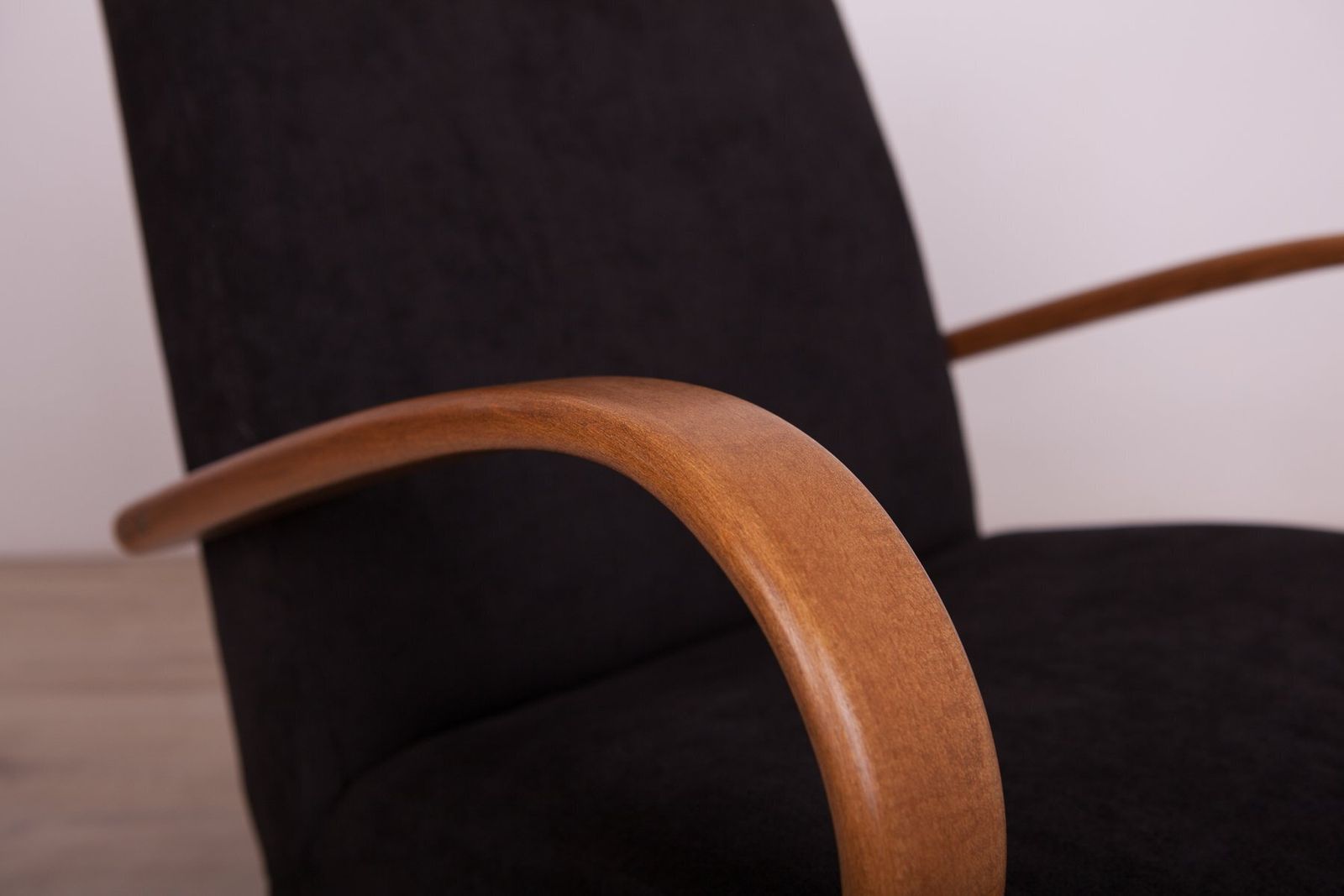 Model 53 Armchair By Jaroslav Smidek For Ton, 1960s photo vintage