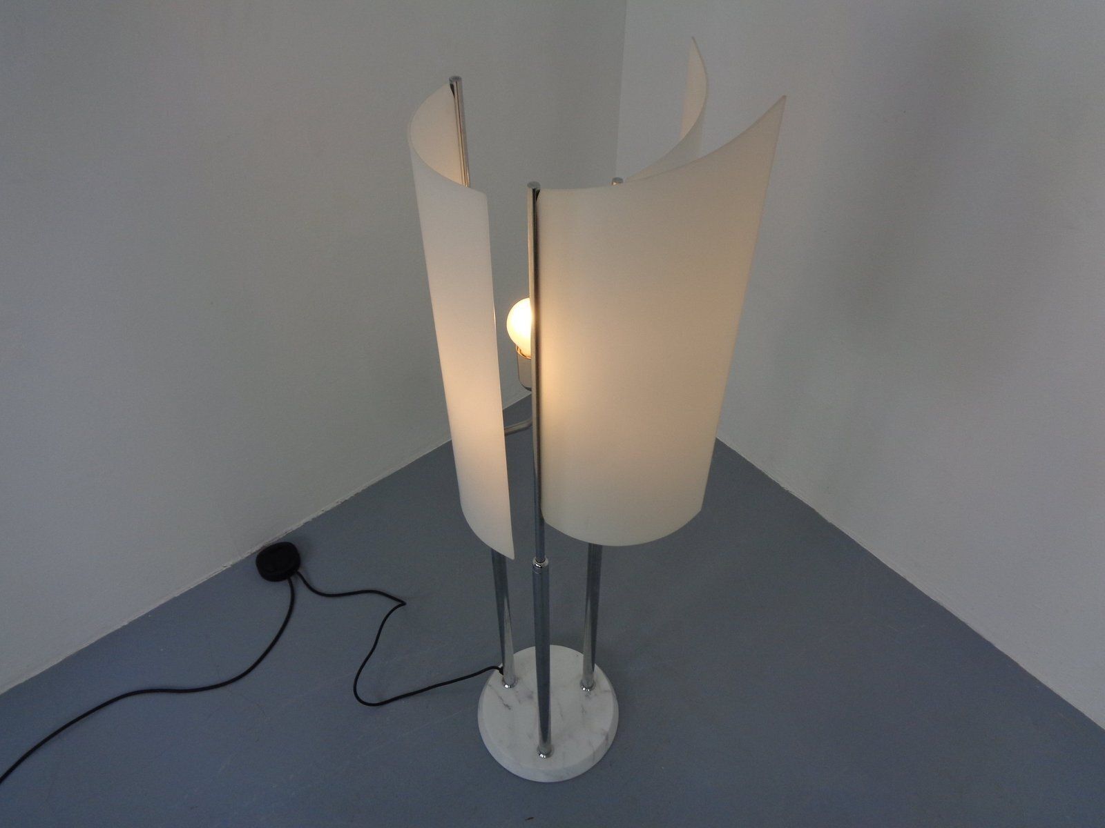 1431.0 Arianna Floor Lamp In Marble And Handblown Glass By Bruno Gecchelin For Oluce, Italy, 1970s photo