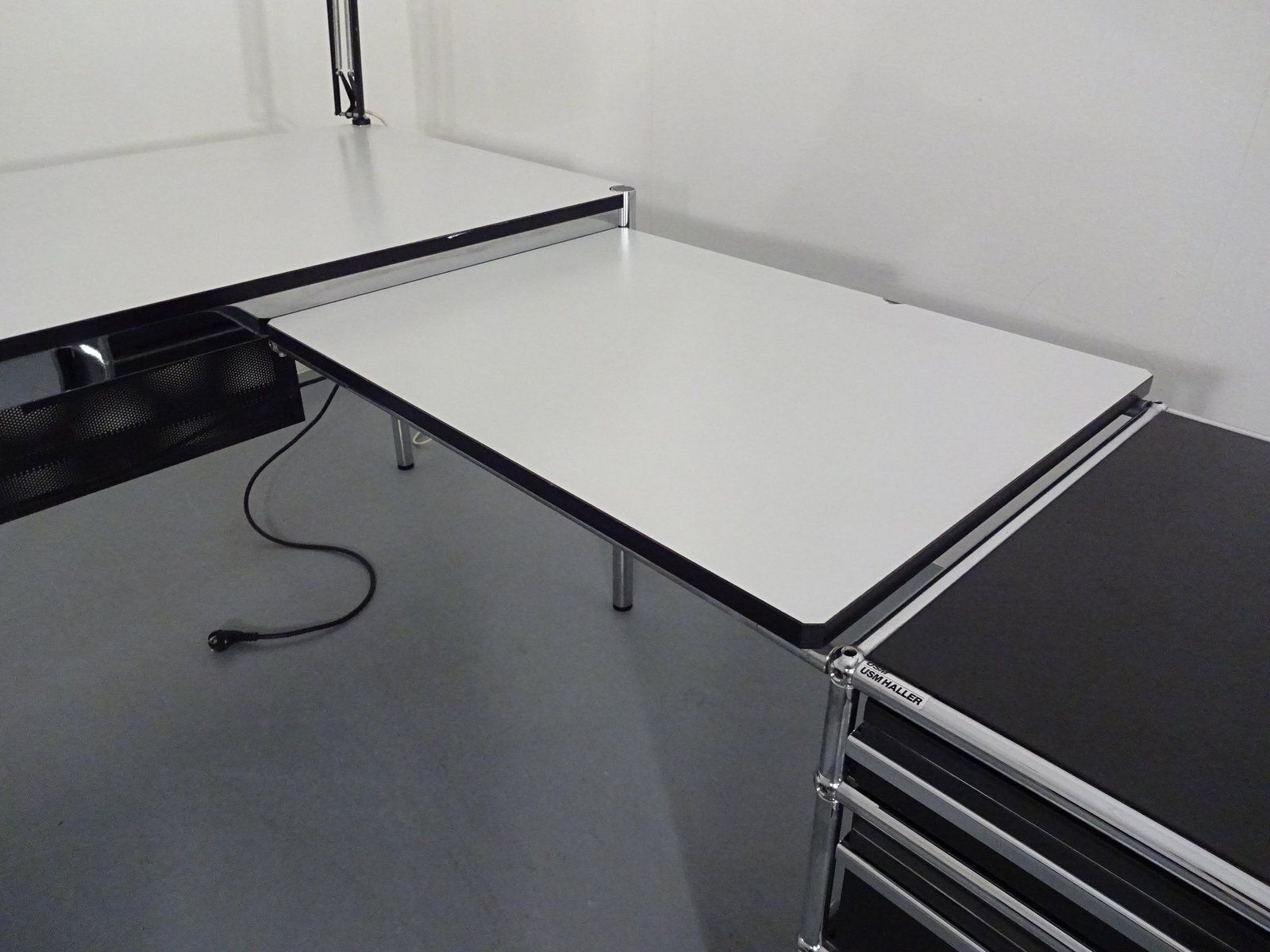 photo vintage Large Desk By Fritz Haller And Paul Schärer For Usm Haller, Switzerland, 1990s