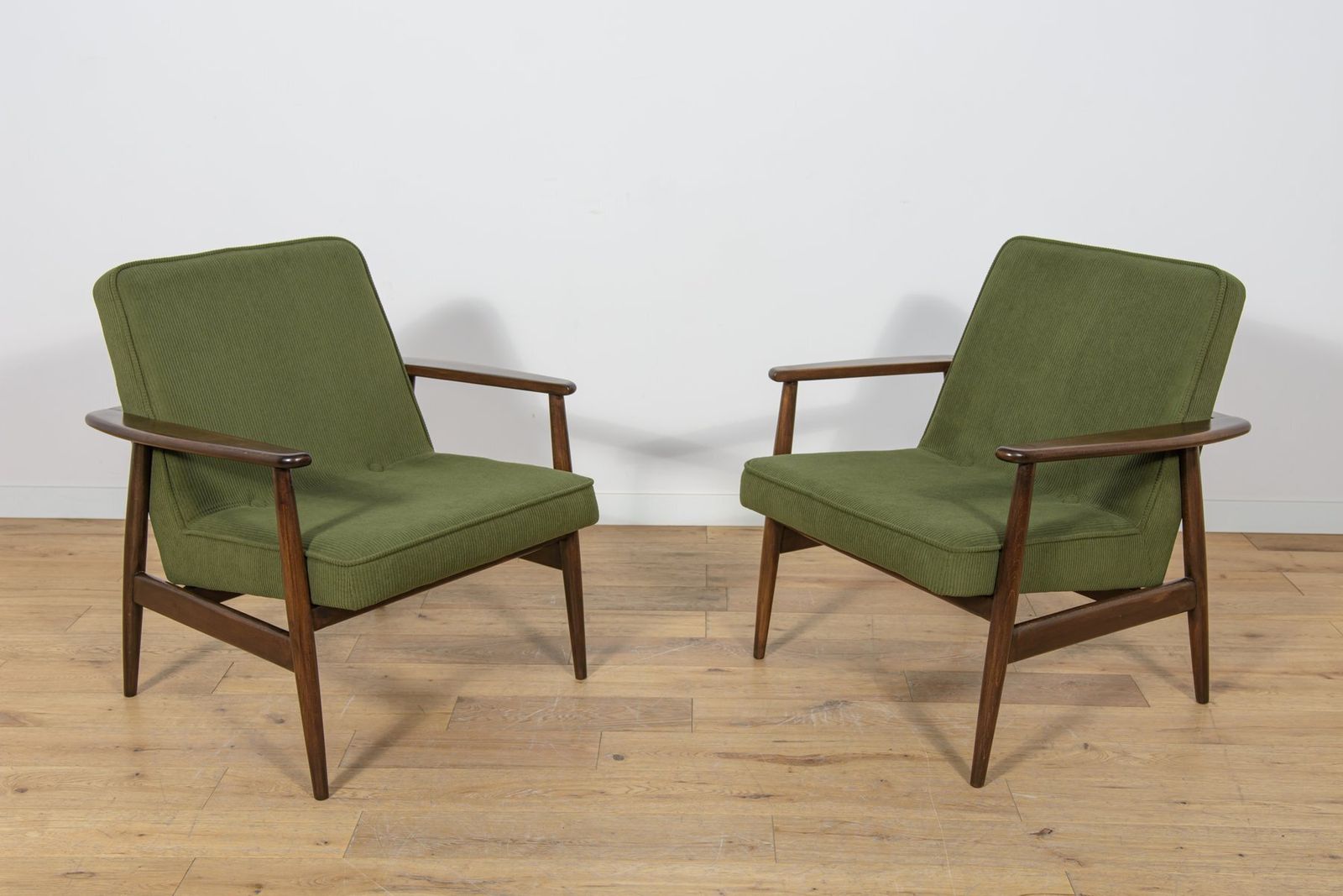 Model 300 192 Armchairs By Juliusz Kędziorek For Gościcińska Fabryka Mebli, Poland, 1970s, Set Of 2 photo for sale