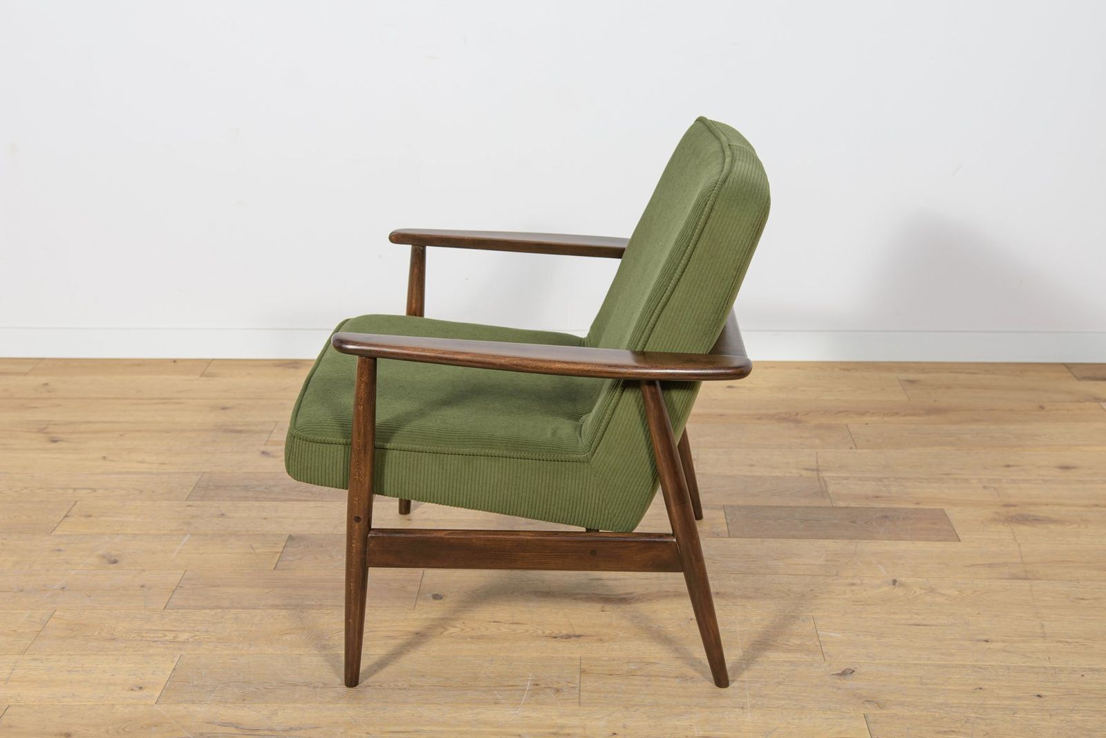Furniture Model 300 192 Armchairs By Juliusz Kędziorek For Gościcińska Fabryka Mebli, Poland, 1970s, Set Of 2 photo