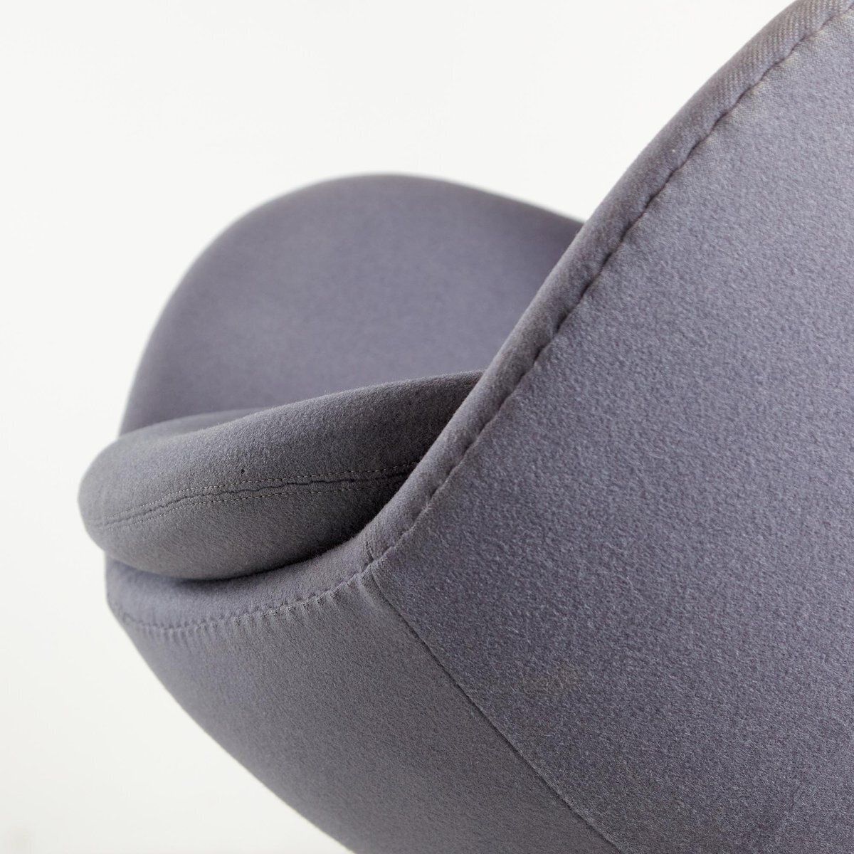 photo furniture Egg Chair By Arne Jacobsen For Fritz Hansen