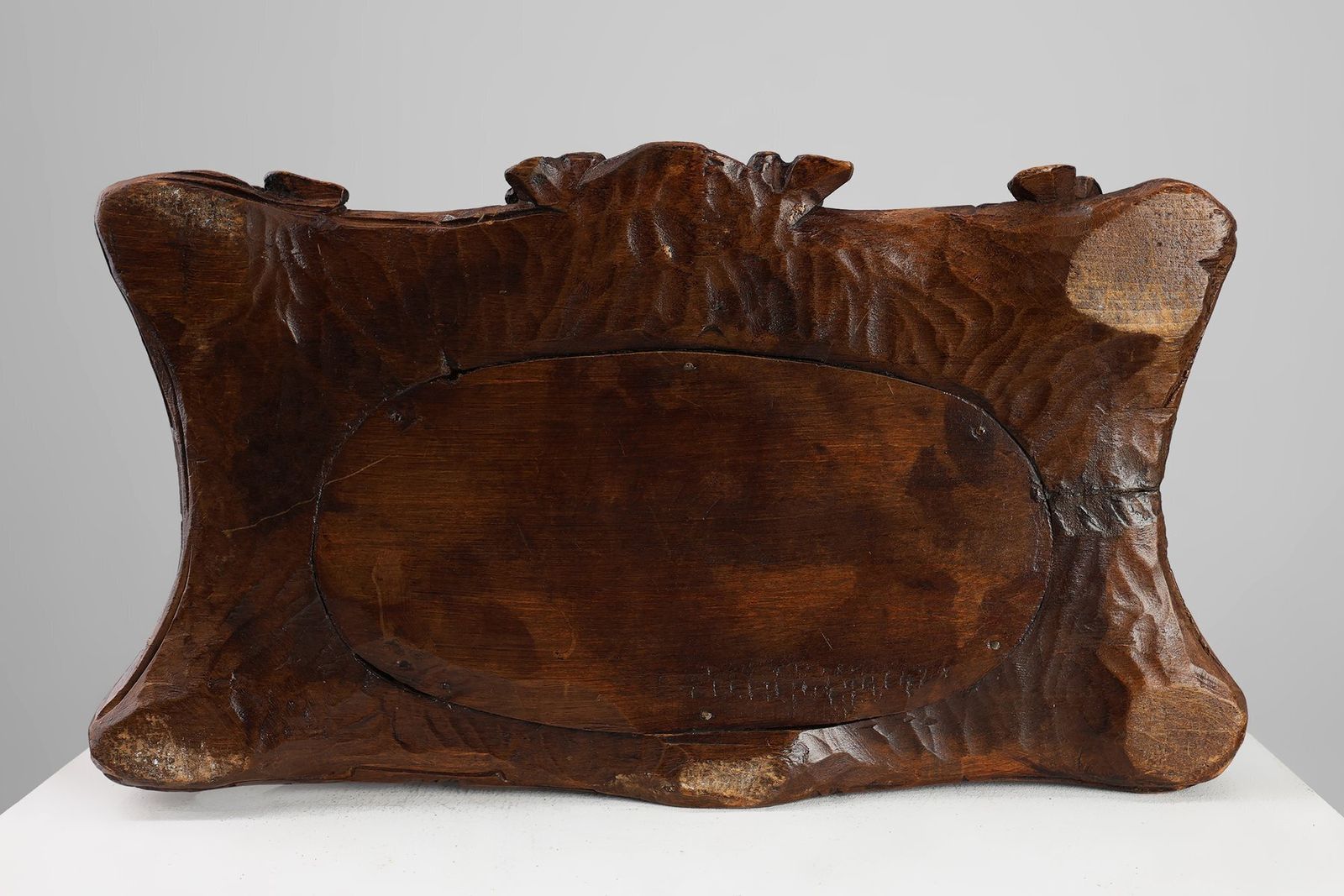 photo vintage Antique Swiss Black Forest Hand Carved Jewelry Box In Oak, 1800s