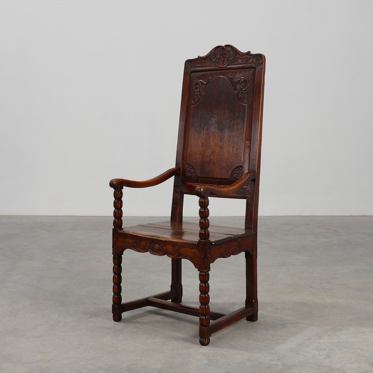 Antique Armchair In Hand Carved Oak, 1700s