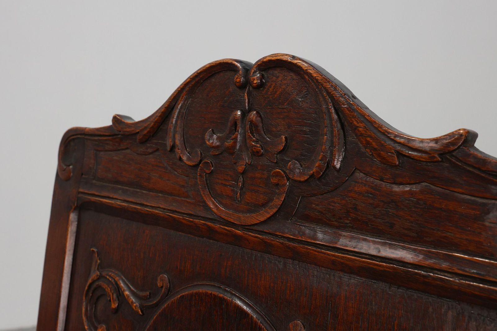 Antique Armchair In Hand Carved Oak, 1700s photo Furniture