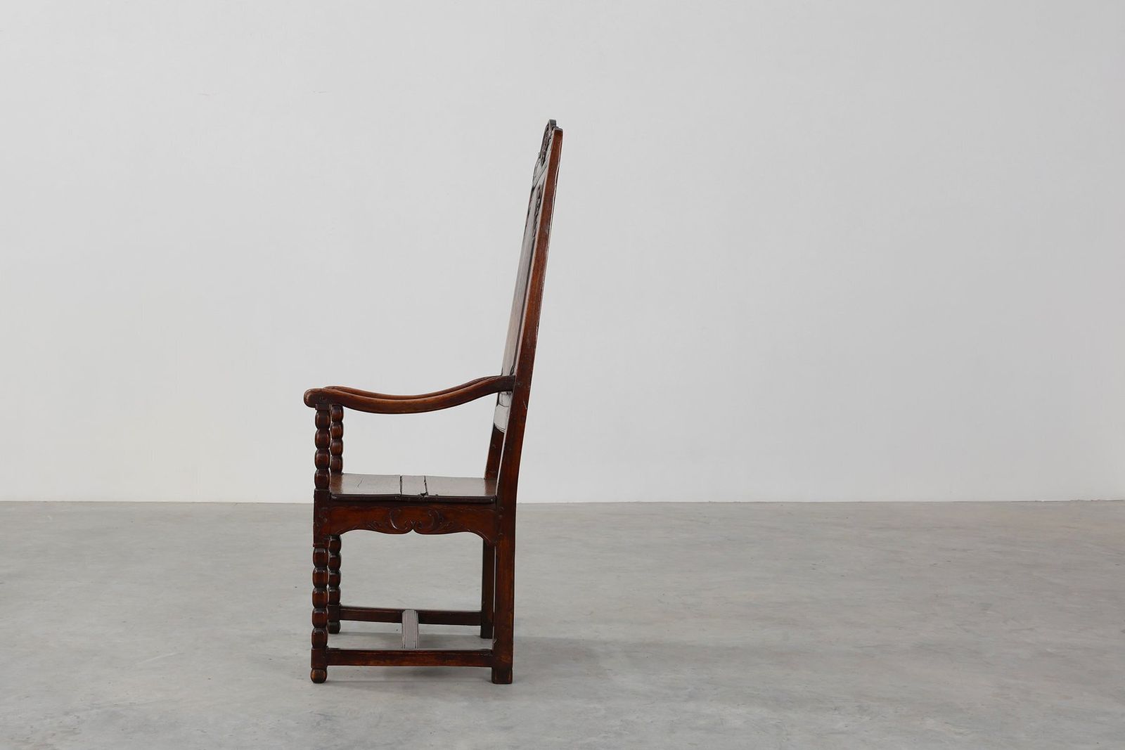 Antique Armchair In Hand Carved Oak, 1700s photo 4165.0