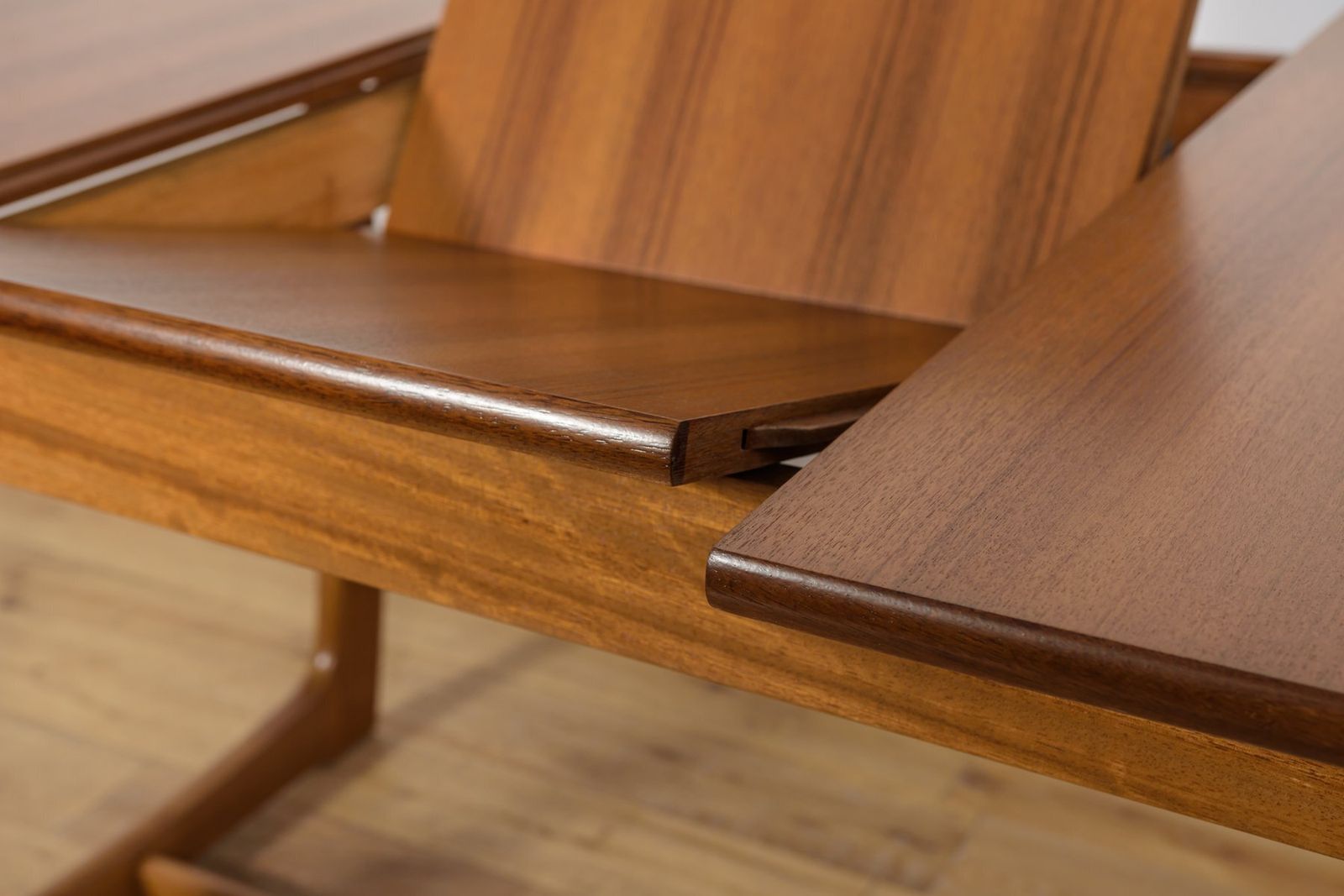 photo vinterior Mid Century Teak Extendable Dining Table From G Plan, 1960s