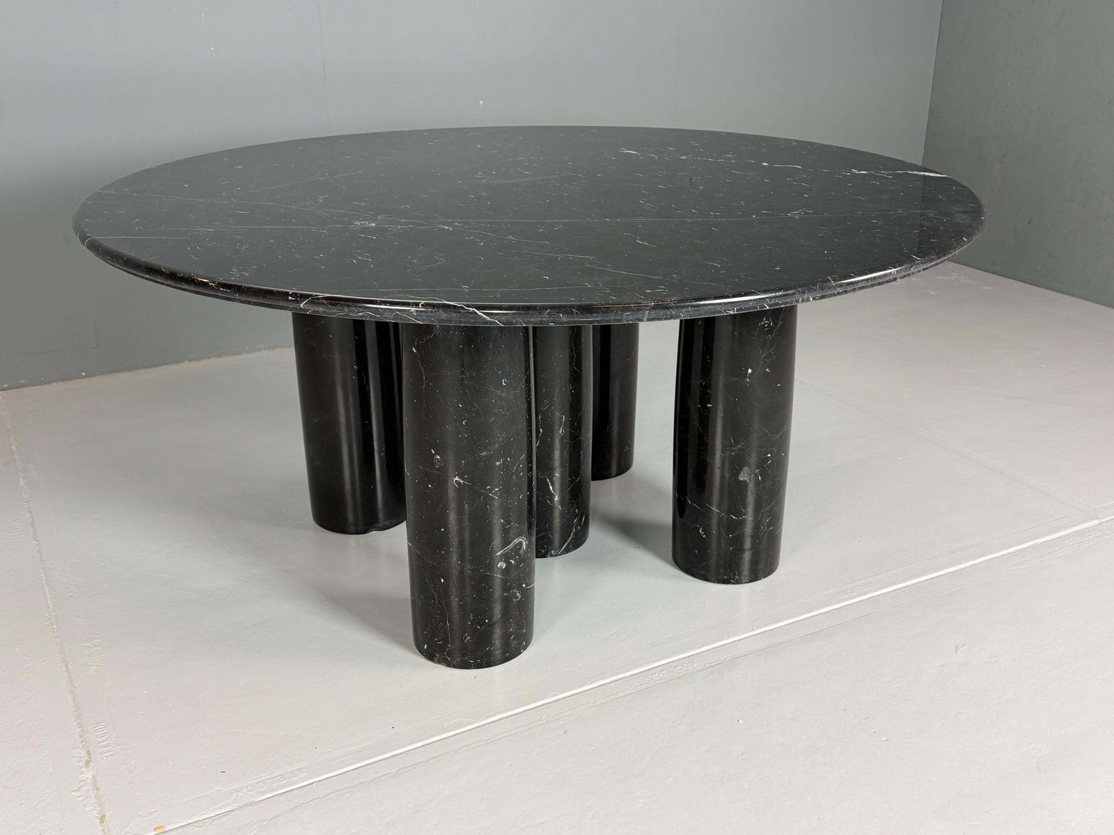 Il Colonnato Round Table By Mario Bellini, Black Marble, 1970s Cassina photo furniture