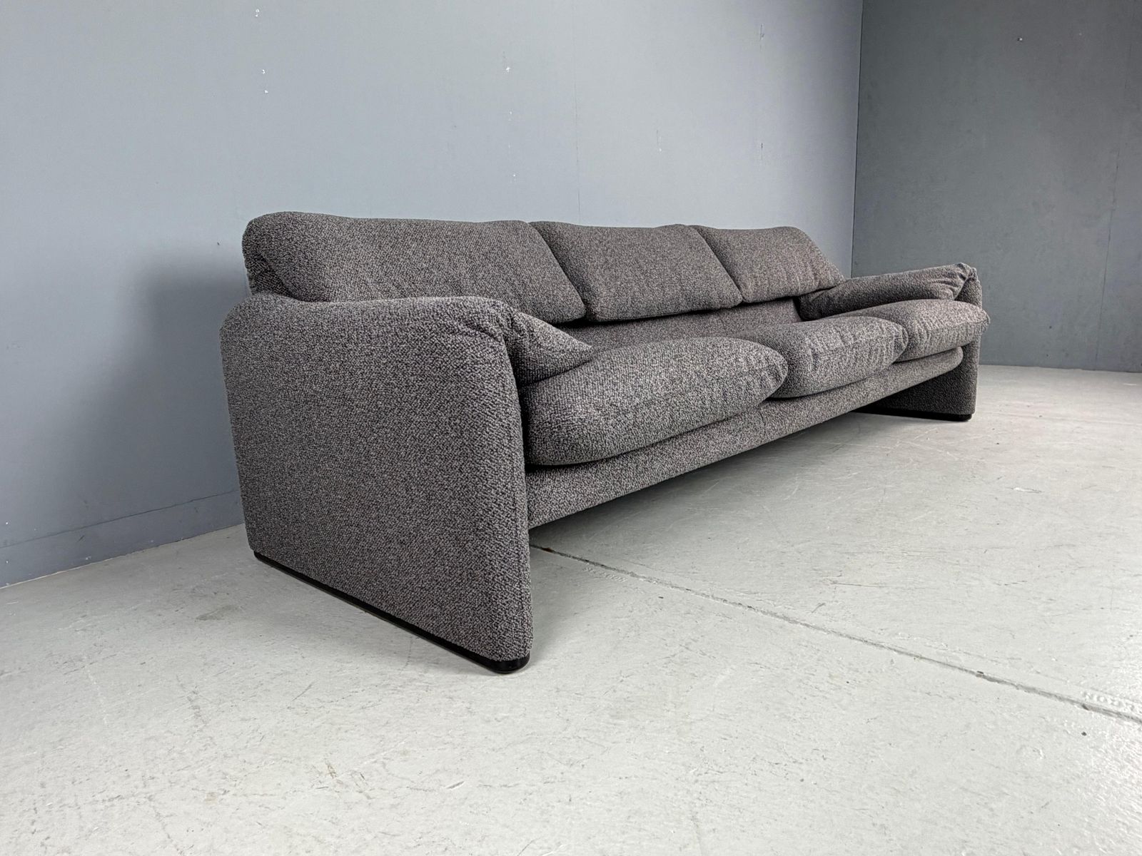 Vico Magistretti "Maralunga" 3 Seater Re Upholstered Sofa For Cassina photo furniture