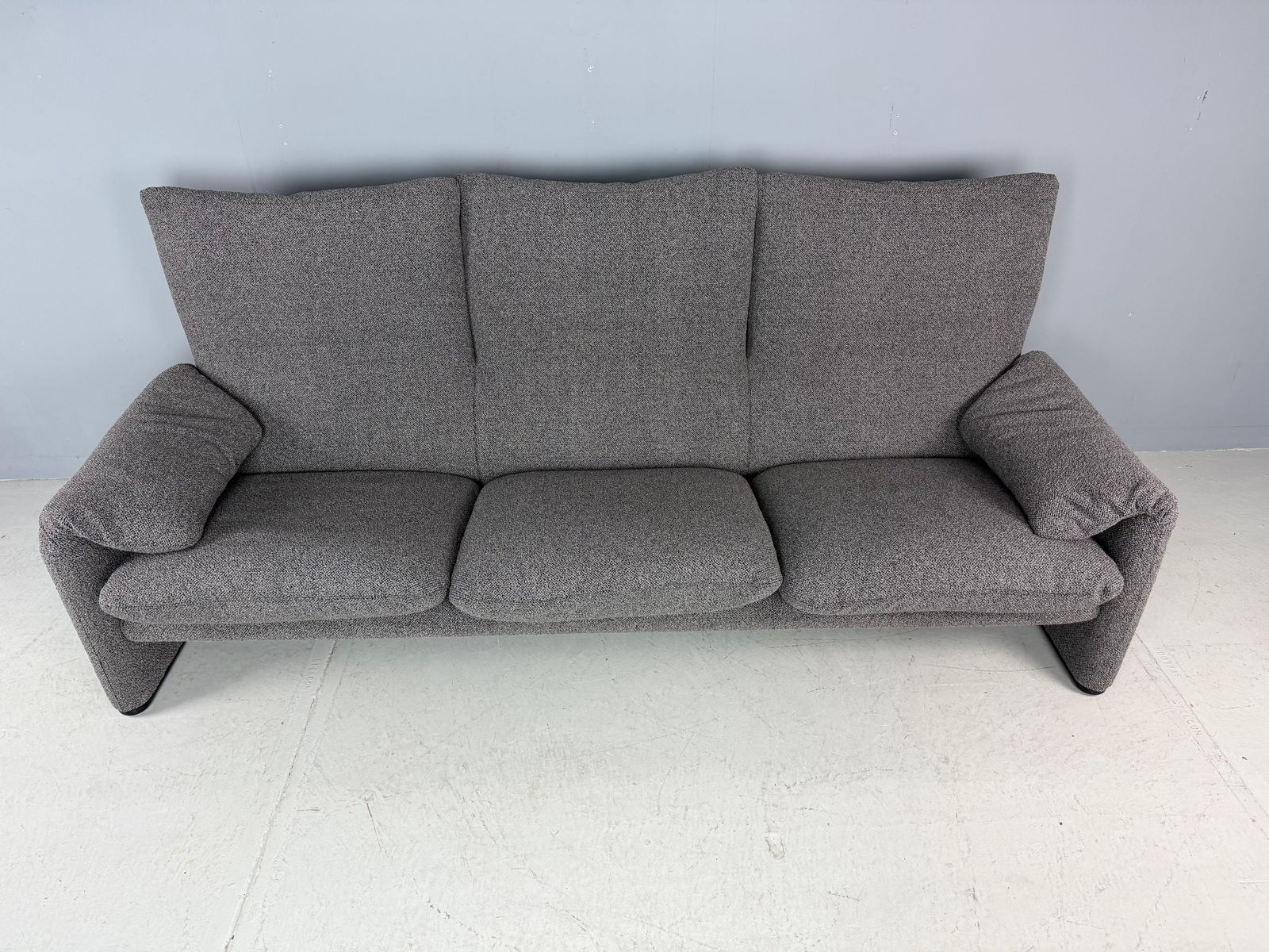 Vico Magistretti "Maralunga" 3 Seater Re Upholstered Sofa For Cassina photo Furniture