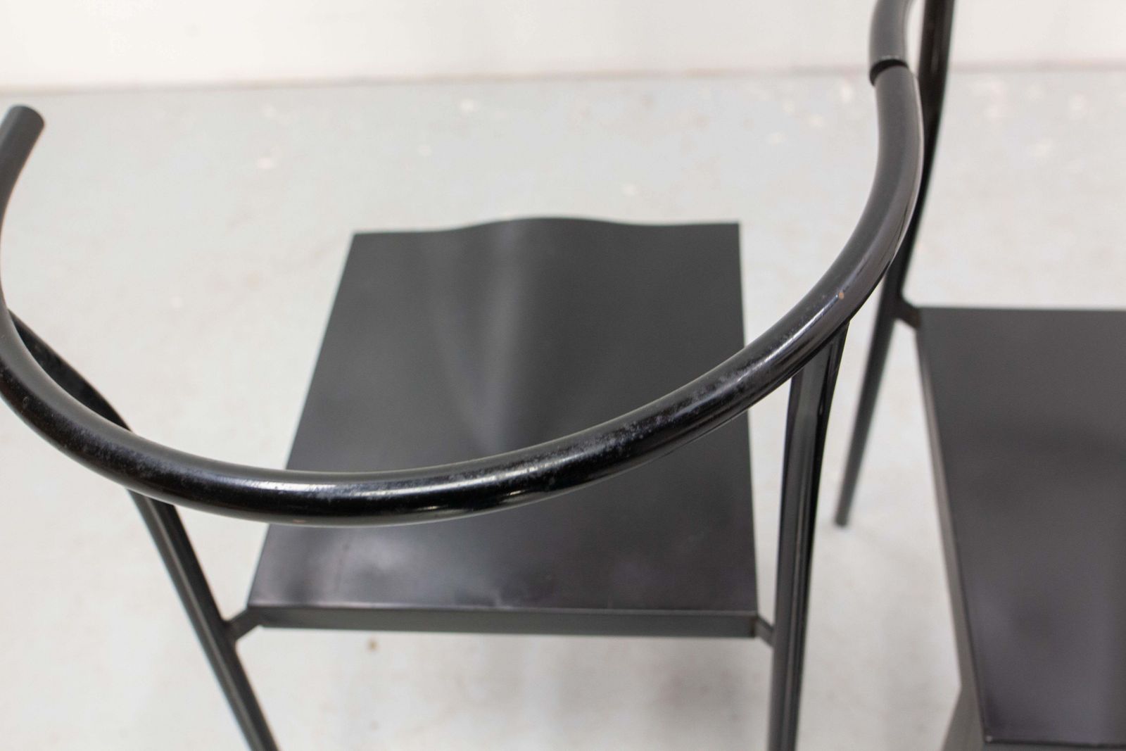 photo vinterior Pair Of Black Chairs DR Glob Of Philippe Starck For Kartell, Circa 1980