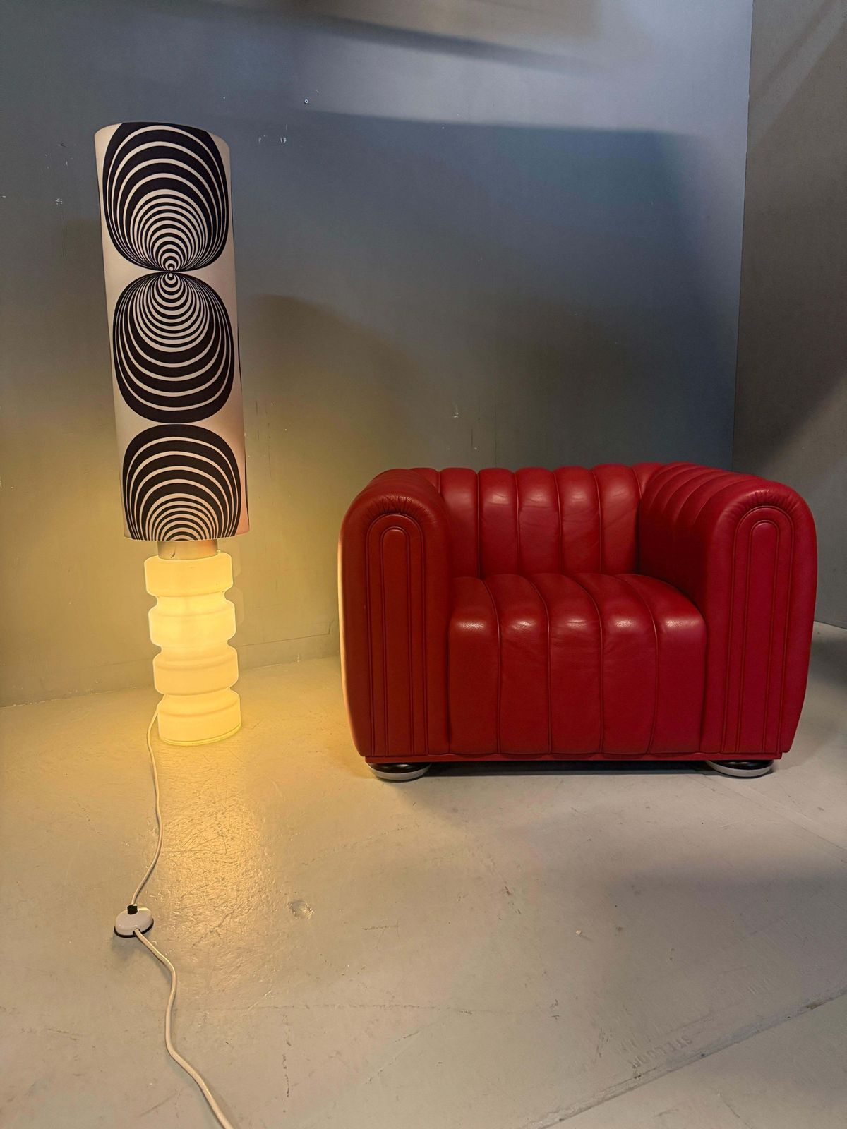 White Glass 59 Inch Floor Lamp  3 Way Switch  Seventies Lampshade  Germany photo vinterior