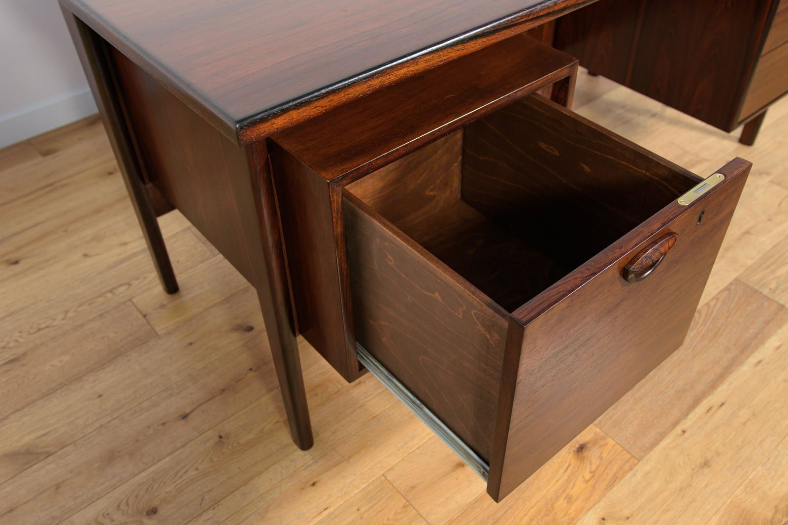 photo vinterior Mid Century Freestanding Rosewood Desk By Kai Kristiansen For Feldballes Møbelfabrik, 1960s