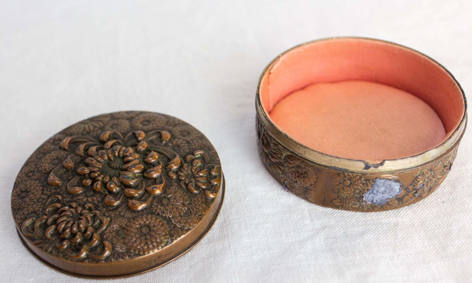 photo for sale Set Of Four Small Boxes From A Collection, French & Chinese Before 1950