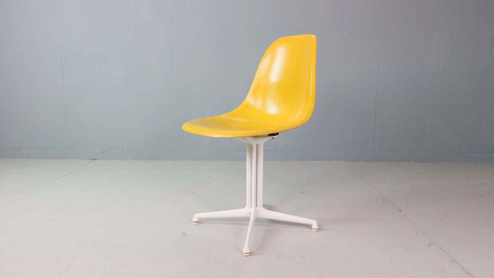 3756.0 Charles & Ray Eames Set Of 4 Yellow "La Fonda" Chairs For Herman Miller, 1960 photo