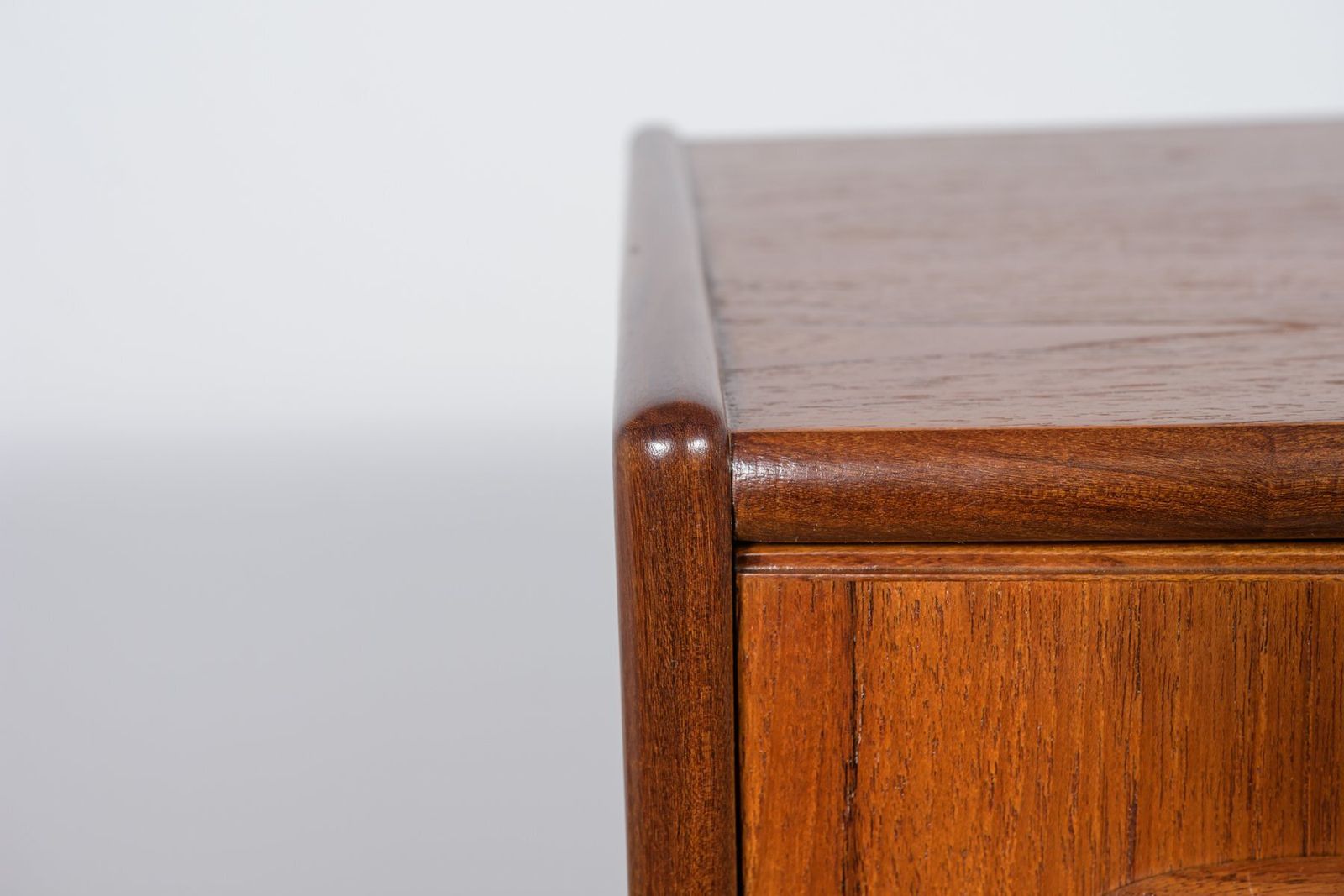 Mid Century Teak Dresser, 1960s photo vinterior