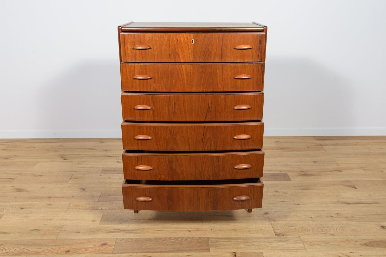 photo furniture Mid Century Teak Dresser, 1960s