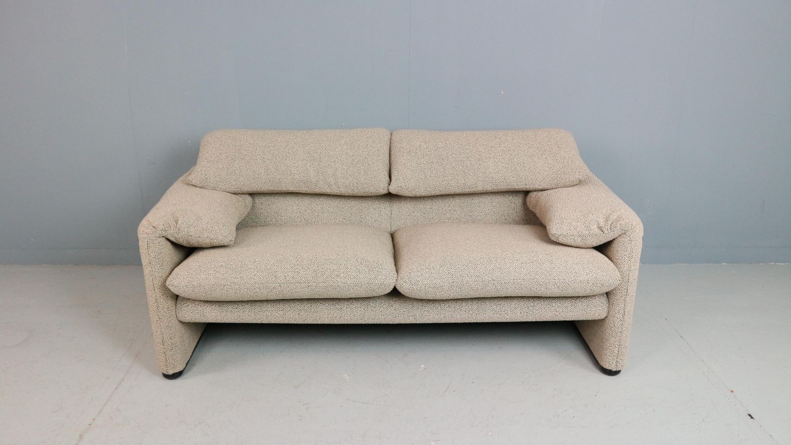 Vico Magistretti "Maralunga" 2 Seater Re Upholstered Sofa For Cassina photo Furniture