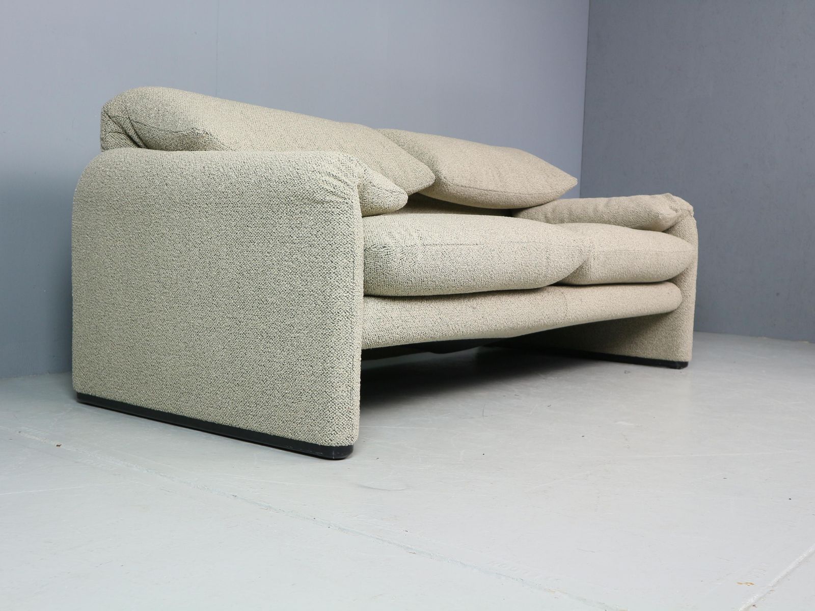 Vico Magistretti "Maralunga" 2 And A Half Seater Re Upholstered Sofa For Cassina photo vinterior