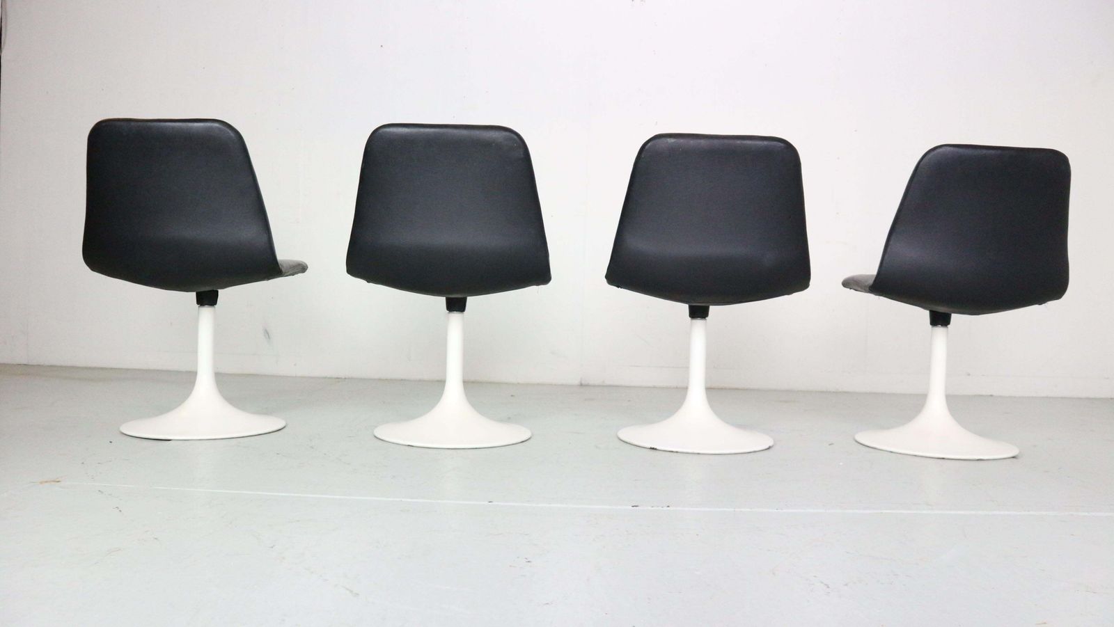 photo furniture Scandinavian Modern Set Of 4 Dinning Chairs By Börje Johanson Vinga, Sweden 1970