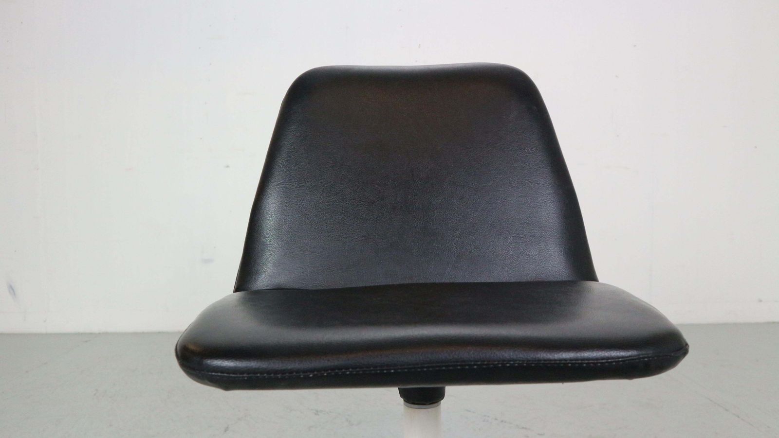 photo buy Scandinavian Modern Set Of 4 Dinning Chairs By Börje Johanson Vinga, Sweden 1970
