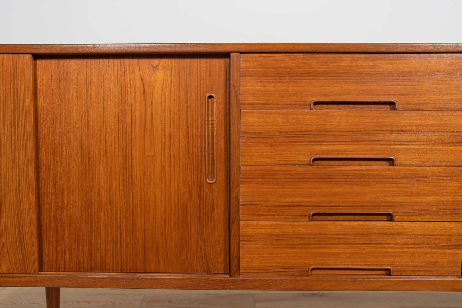 photo vinterior Mid Century Teak Sideboard By Nils Jonsson For Hugo Troeds, Sweden, 1960s