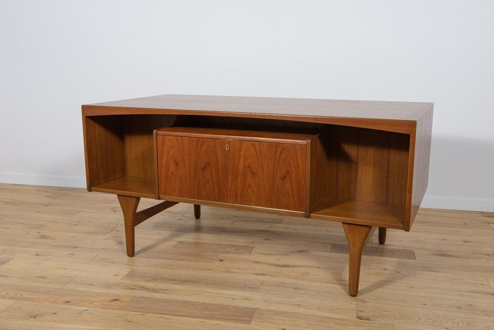 Mid Century Freestanding Teak Desk By Valdemar Mortensen, 1960s photo vinterior
