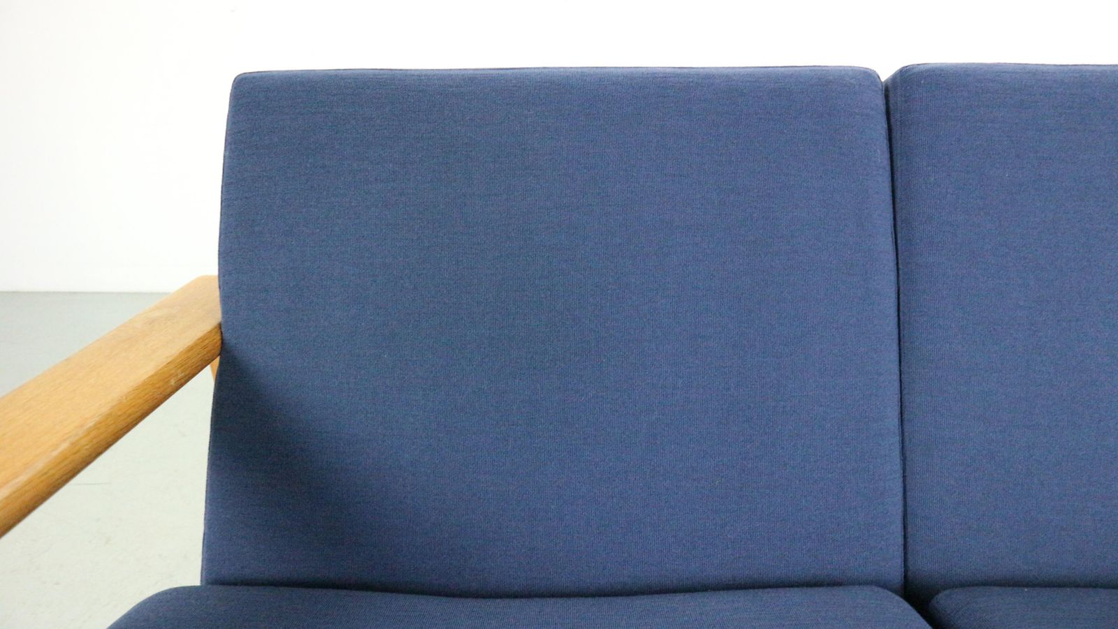photo vintage Svante Skogh Swedish Model  "Bodö" Oak 3, 5 Seater Sofa For Säffle Möbler, 1950