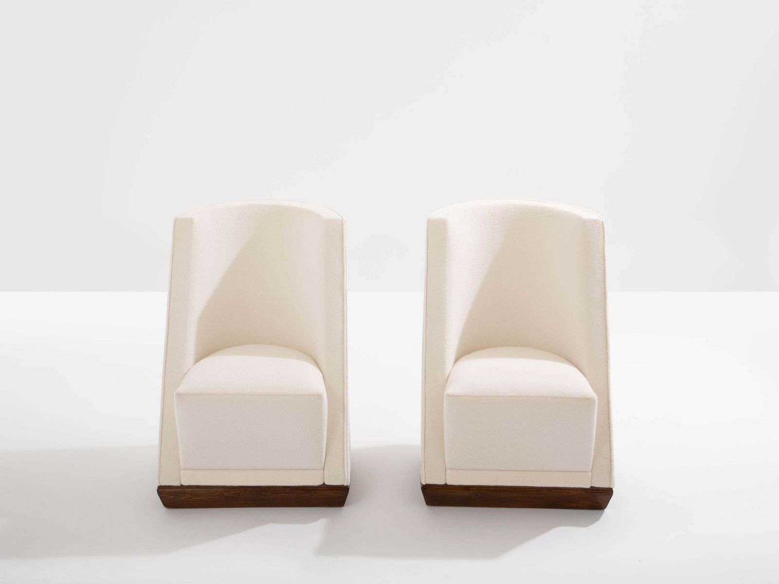 Paire de fauteuils modernistes Louis Sognot en noyer, alpaga blanc, 1927 photo furniture