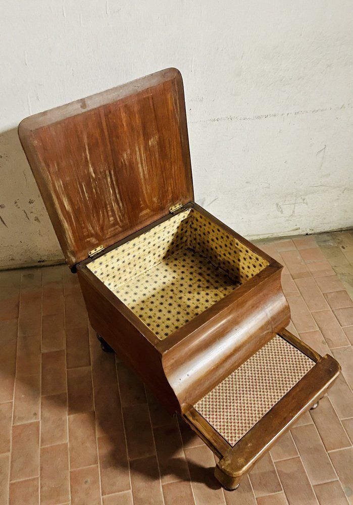 English Ladder Container In Walnut And Silkscreened Leather, Late 19th Century