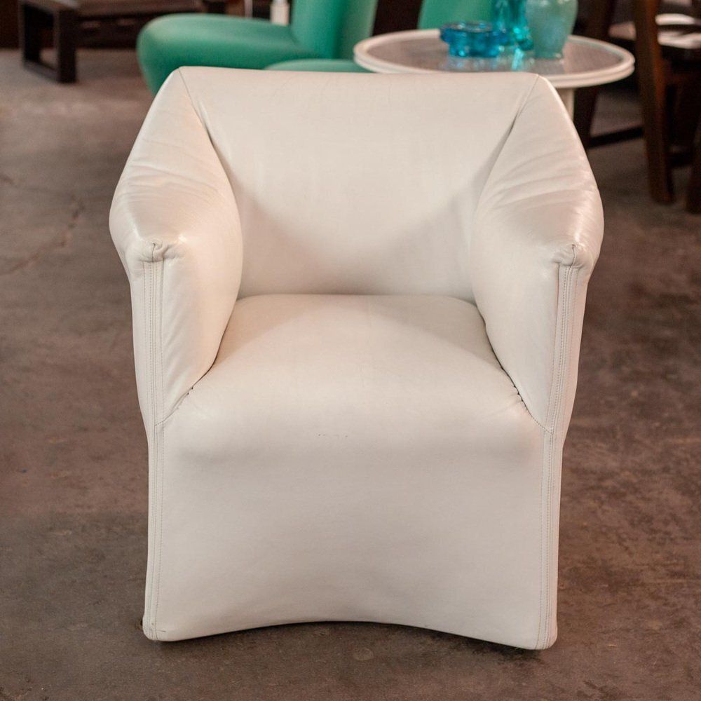 Set Of White Leather Tentazione Club Chairs Attributed To Mario Bellini For Cassina, 1970s