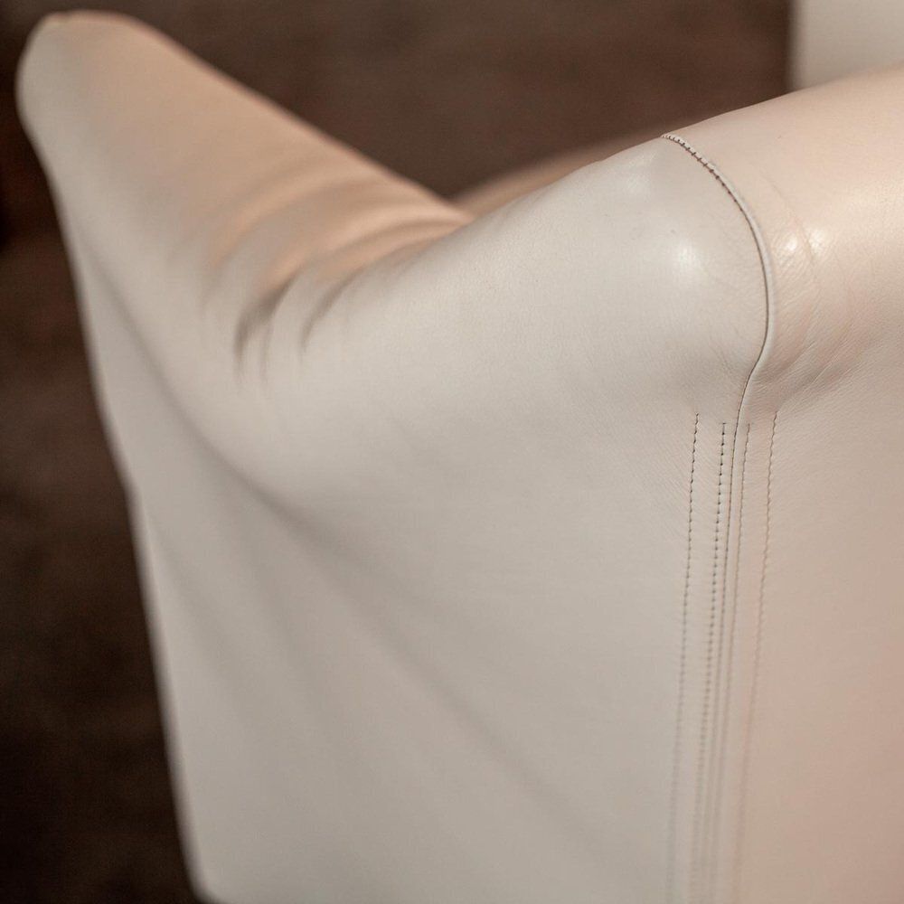 Set Of White Leather Tentazione Club Chairs Attributed To Mario Bellini For Cassina, 1970s photo for sale