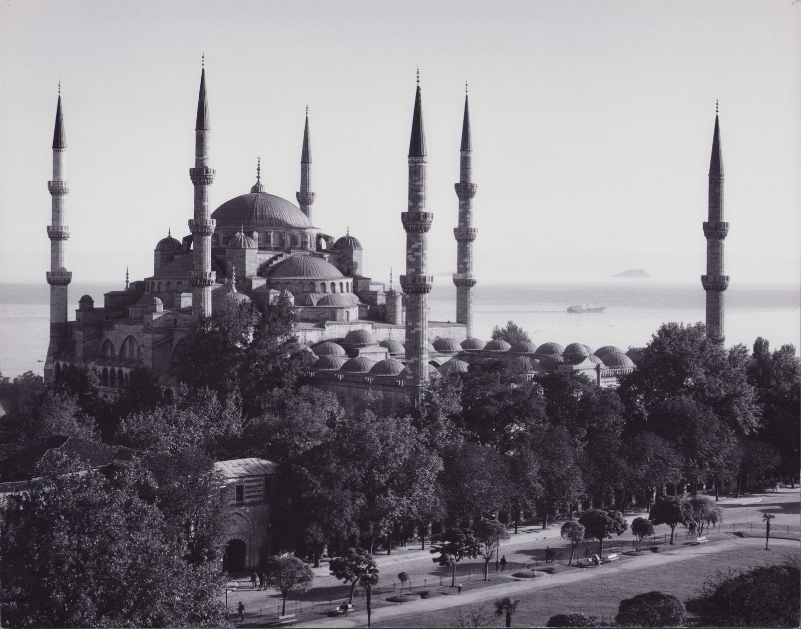 Klaus Redenbacheristanbul 1960   Sultan Ahmed Mosque   Original Vintage   Black & White1960