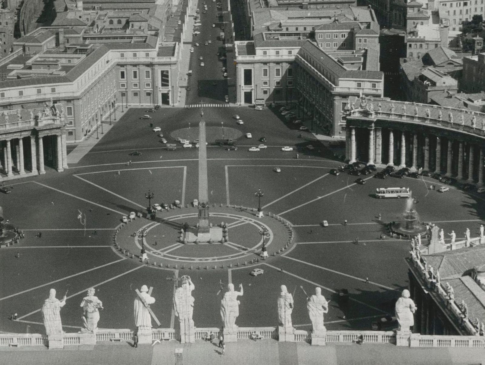 Erich Andresst. Peter's Square Rome, Black And White, Italy 1950s; 16.6 X 23.4 Cm1955 photo furniture