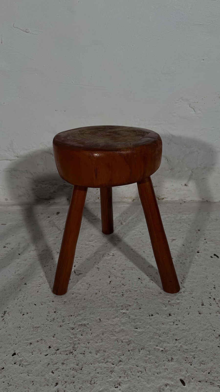 photo vintage Wabi Sabi Tripod Stools, France 1960s, Set Of Two.