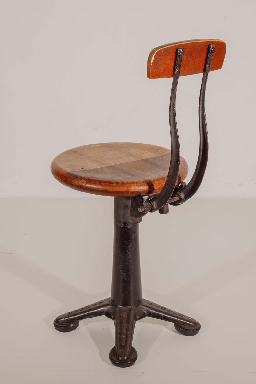 Antique Set Of Six Industrial Singer Sewing Adjustable Chairs, Stools, 1920s photo vinterior