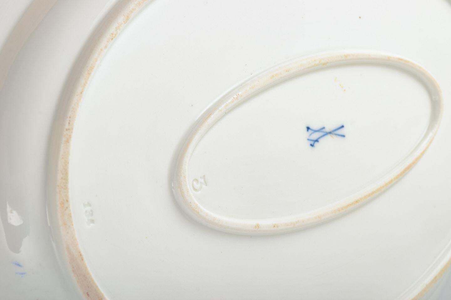 Meissen, Germany. Serving Platter In White Glazed Porcelain With Blue Trim. photo Home Decor