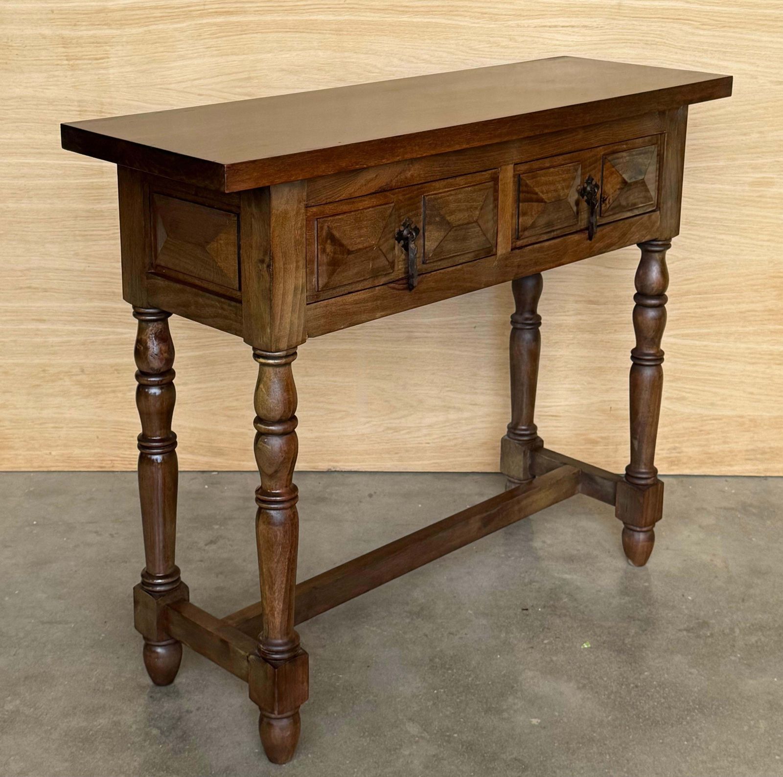 photo for sale Console espagnole à deux tiroirs sculptés, années 1900