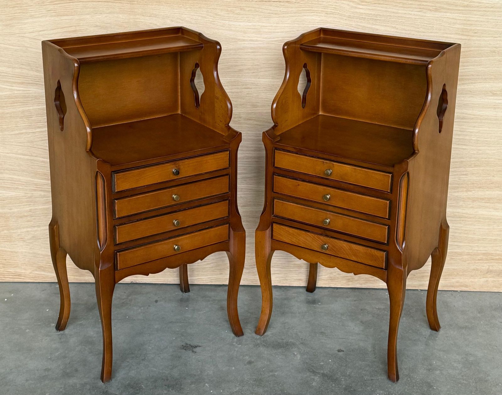 Paire de tables de chevet françaises, étagère haute et quatre tiroirs bas photo 1683.0