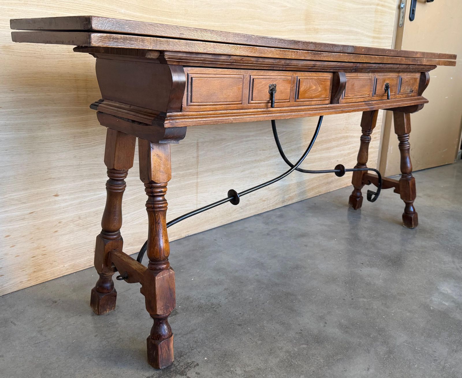 Console espagnole du XXe siècle à abattant, en fer forgé avec deux tiroirs photo 2886.0